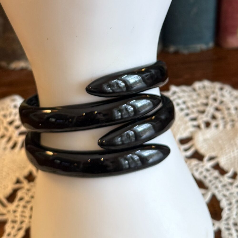 Vintage Architectural Black Metal Hinged Cuff Bracelet - Picture 4 of 17